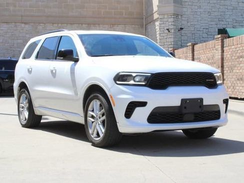 Used 2024 Dodge Durango GT image 2