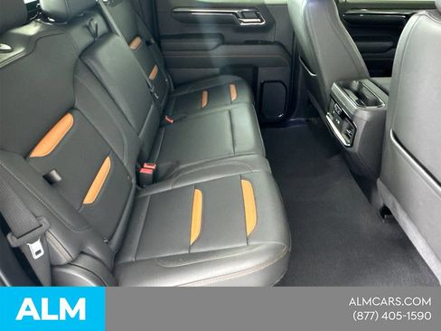 Used 2024 GMC Sierra 1500 AT4 w/ Technology Package AWD/4WD image 18