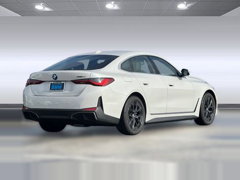 Used 2025 BMW i4 eDrive40 w/ Premium Package RWD image 8