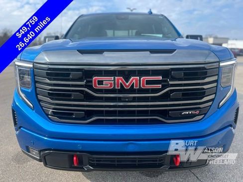 Used 2023 GMC Sierra 1500 AT4 w/ Technology Package image 8