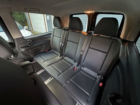 Used 2018 Mercedes-Benz Metris Passenger image 14