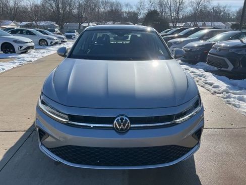 New 2026 Volkswagen Jetta SE image 2