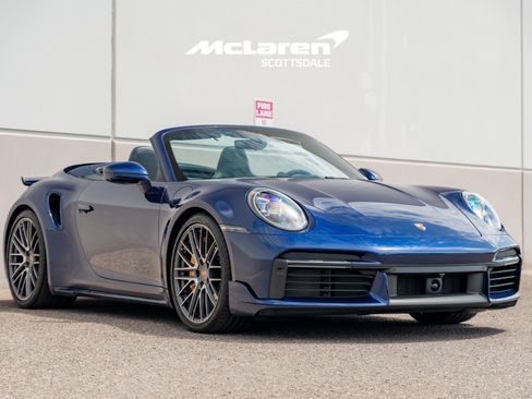 Used 2022 Porsche 911 Cabriolet AWD/4WD image 9