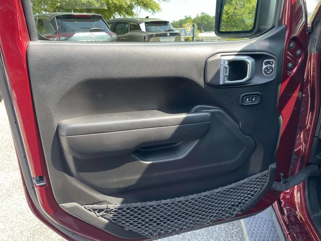 Used 2021 Jeep Wrangler Unlimited Sport AWD/4WD image 16
