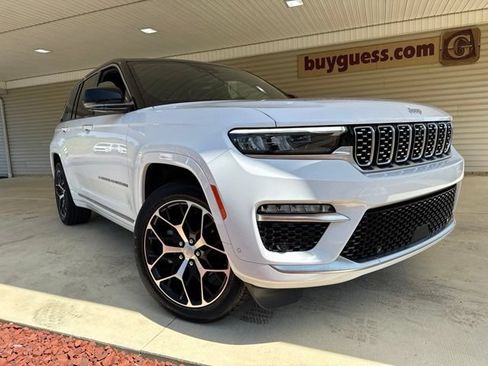 Used 2024 Jeep Grand Cherokee Summit AWD/4WD image 2
