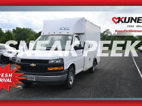 Used 2022 Chevrolet Express 3500 w/ Power Convenience Package RWD image 1