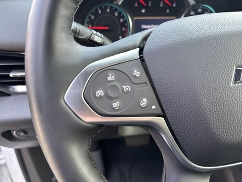 Used 2023 Chevrolet Traverse RS image 19