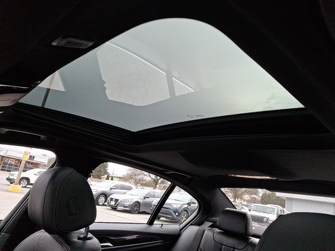 Used 2019 BMW 530i xDrive w/ Convenience Package image 14