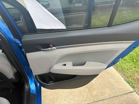Used 2018 Hyundai Elantra SEL FWD image 31