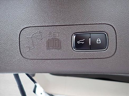 Used 2023 Lincoln Aviator Reserve w/ Equipment Group 201A AWD/4WD image 9