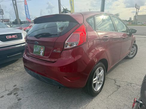 Used 2017 Ford Fiesta SE FWD image 4