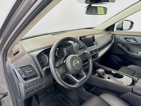 Used 2023 Nissan Rogue SV w/ SV Premium B Package image 9