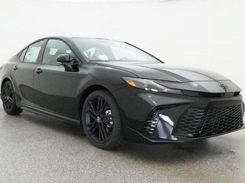 New 2026 Toyota Camry Hybrid FWD image 28