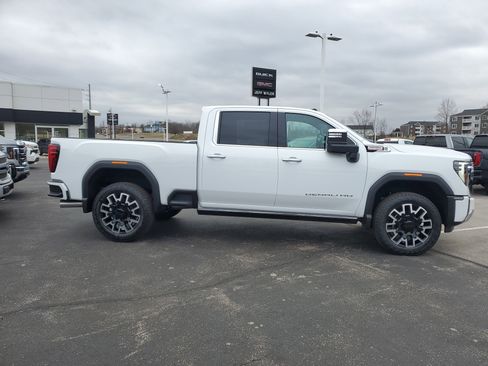 New 2026 GMC Sierra 2500 Denali w/ Denali Reserve Package image 3