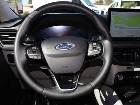 Certified 2023 Ford Escape Platinum FWD image 16