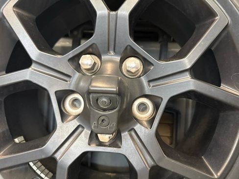 Used 2024 Jeep Wrangler Unlimited AWD/4WD image 90