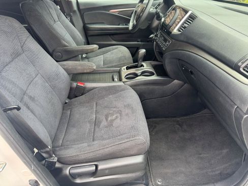 Used 2018 Honda Pilot EX image 13