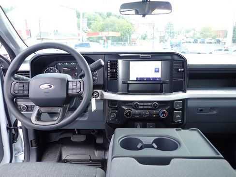 New 2026 Ford F250 XL w/ XL Off-Road Package image 13