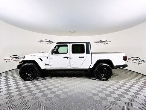 Used 2021 Jeep Gladiator Willys image 5
