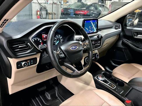 Used 2020 Ford Escape SEL image 17