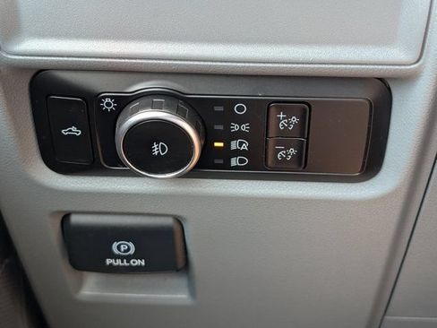 Used 2023 Ford F150 XLT AWD/4WD image 21