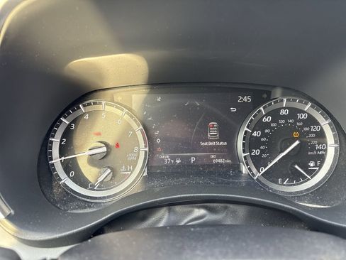 Used 2021 Toyota Highlander XLE image 15