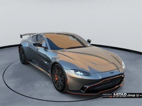 Used 2019 Aston Martin V8 Vantage Base image 3