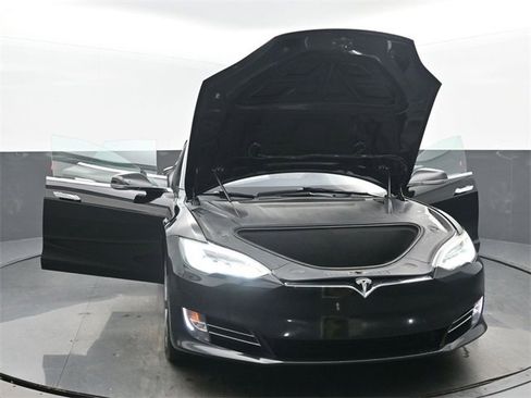 Used 2020 Tesla Model S Long Range Plus image 54