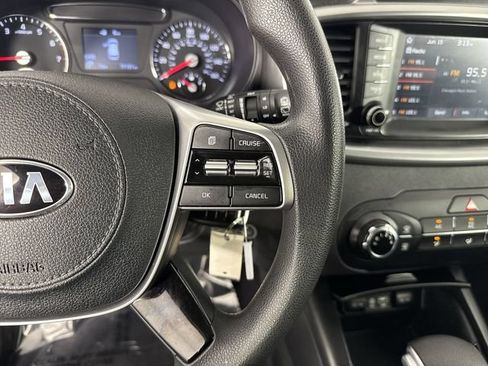 Used 2020 Kia Sorento LX AWD/4WD image 13