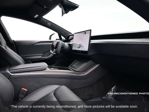 Used 2022 Tesla Model S image 9