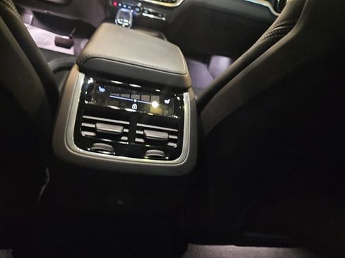 Certified 2025 Volvo V60 B5 Cross Country Ultra image 16
