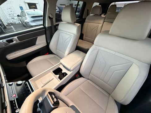 Used 2025 Hyundai Santa Fe SEL image 38