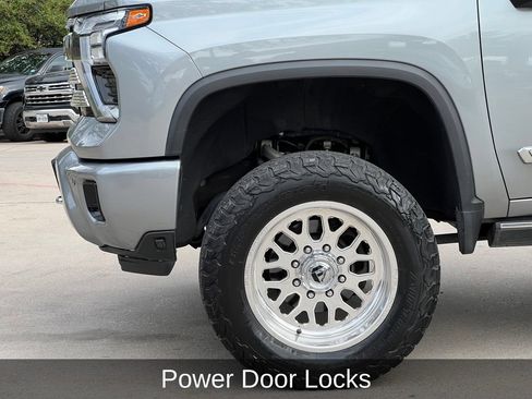 Used 2024 Chevrolet Silverado 2500 High Country w/ High Country Premium Package AWD/4WD image 25