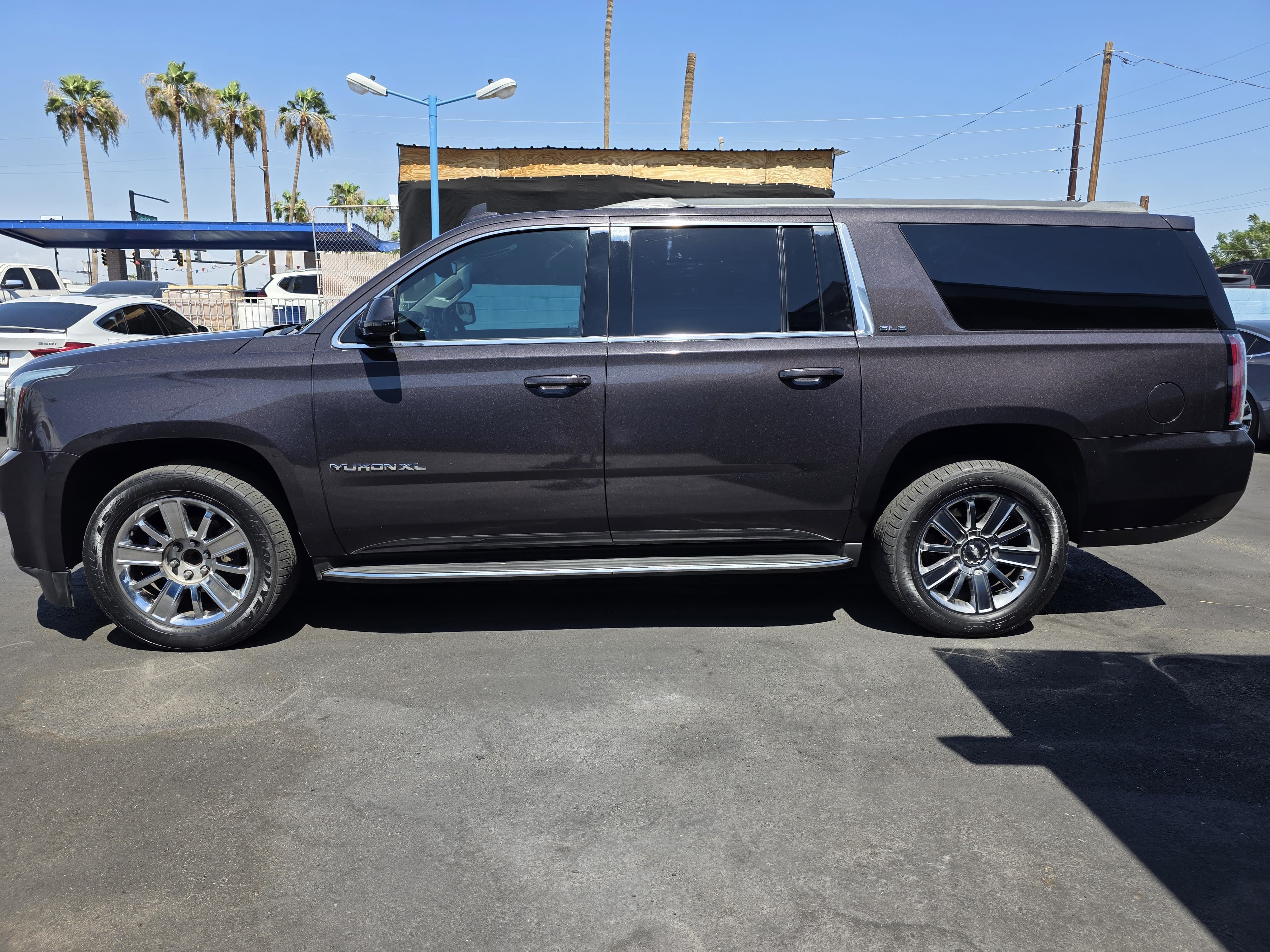Used 2016 GMC Yukon XL SLE w/ Convenience Package RWD image 5