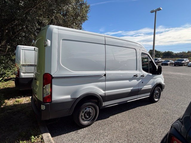 Used 2018 Ford Transit 250 130 Medium Roof RWD image 3