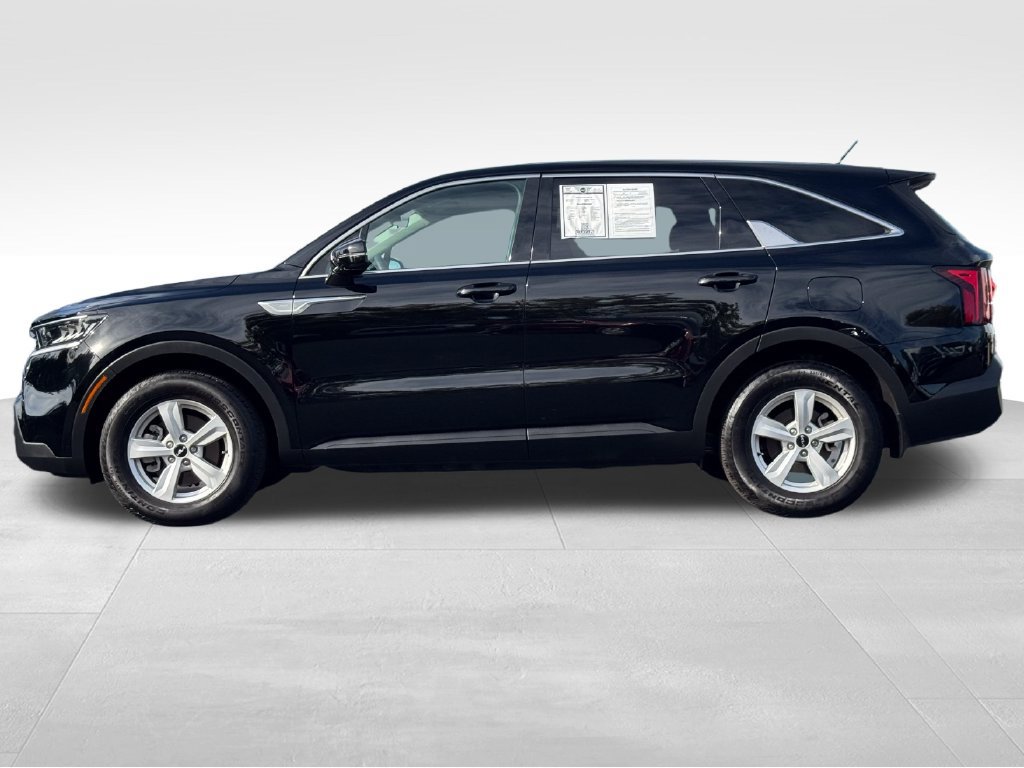 Used 2023 Kia Sorento LX FWD image 4