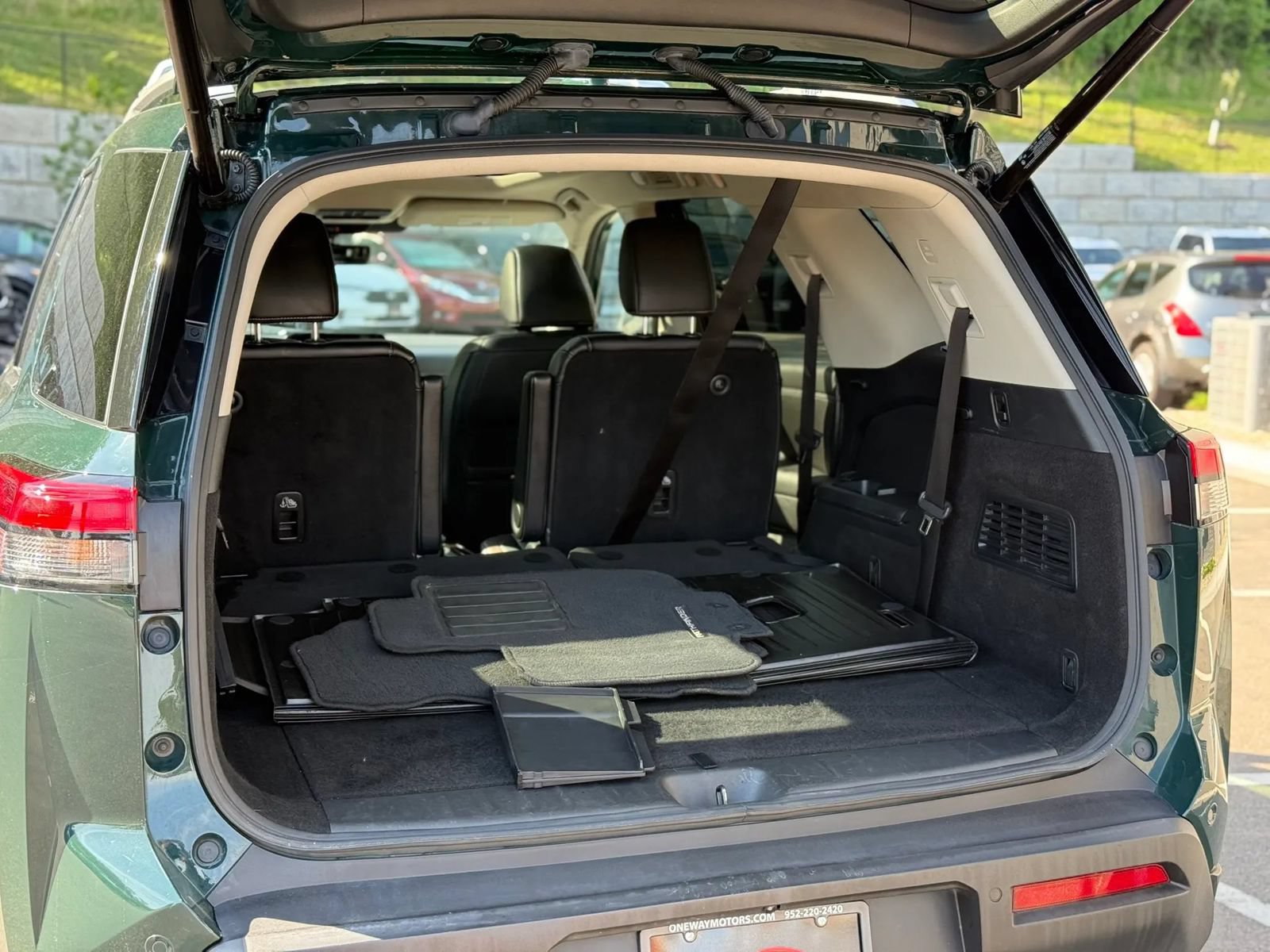 Used 2023 Nissan Pathfinder Platinum AWD/4WD image 15
