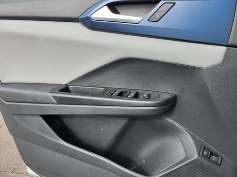 Used 2023 Volkswagen Taos SE image 14