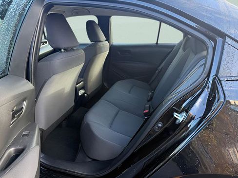 Used 2023 Toyota Corolla LE FWD image 5