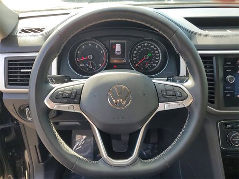 Used 2021 Volkswagen Atlas SE image 29