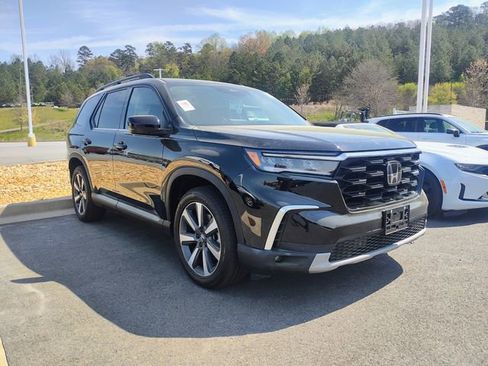 Used 2023 Honda Pilot Touring image 3