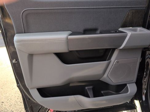 Used 2023 Ford F150 Lariat image 32