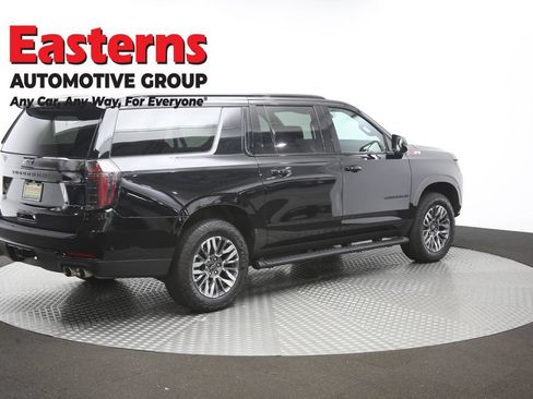 Used 2025 Chevrolet Suburban Z71 AWD/4WD image 46