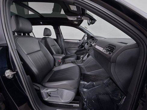 Certified 2024 Volkswagen Tiguan SE R-Line AWD/4WD image 26
