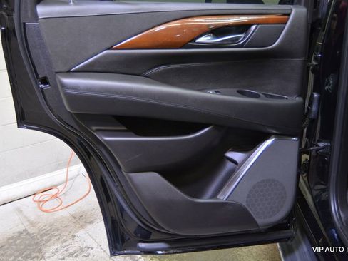 Used 2018 Cadillac Escalade Premium Luxury image 9