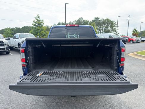 Used 2022 Nissan Frontier Pro-X RWD image 9