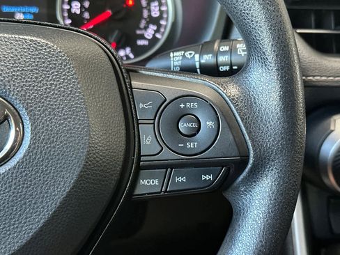 Used 2022 Toyota RAV4 XLE image 27