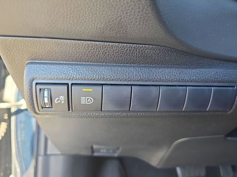 Used 2020 Toyota Corolla XSE image 18