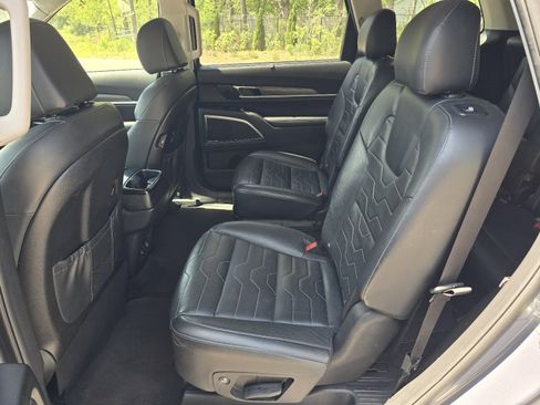 Used 2022 Kia Telluride SX w/ SX Prestige Package AWD/4WD image 11
