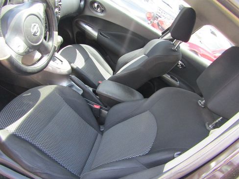 Used 2016 Nissan Juke S FWD image 8